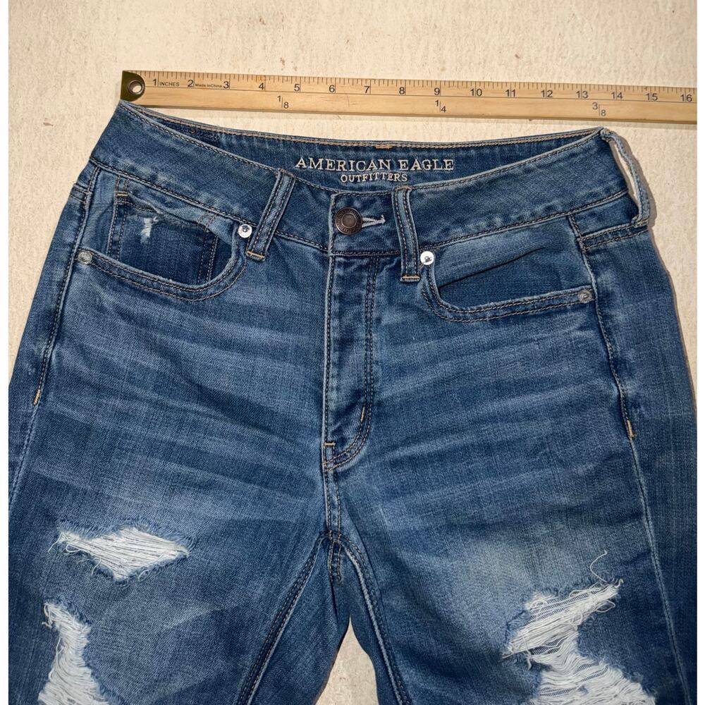American Eagle women’s distressed tomgirl blue jeans - Picture 9 of 16